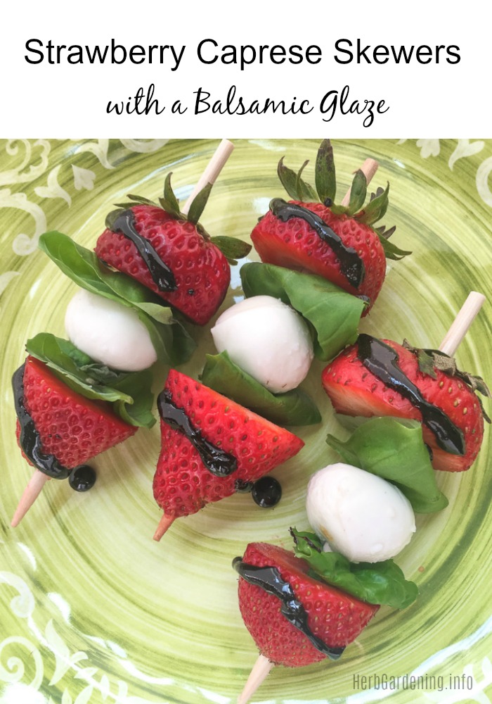 These Strawberry Caprese Skewers make a delicious and healthy appetizer for your summer parties. #appetizerrecipes 